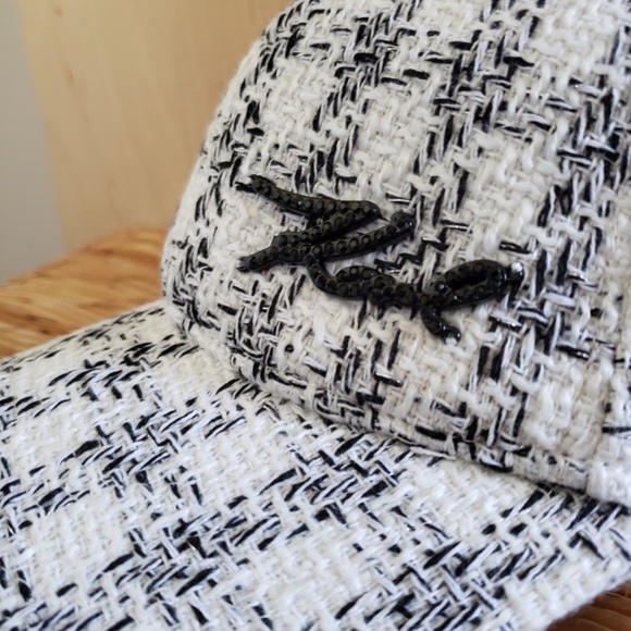 Karl Lagerfeld Signature Boucle Plaid Cap NEW! main image 12